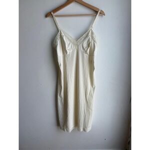 Vintage Vanity Fair Cream Silky Nylon Slip Dress with Lace Size M